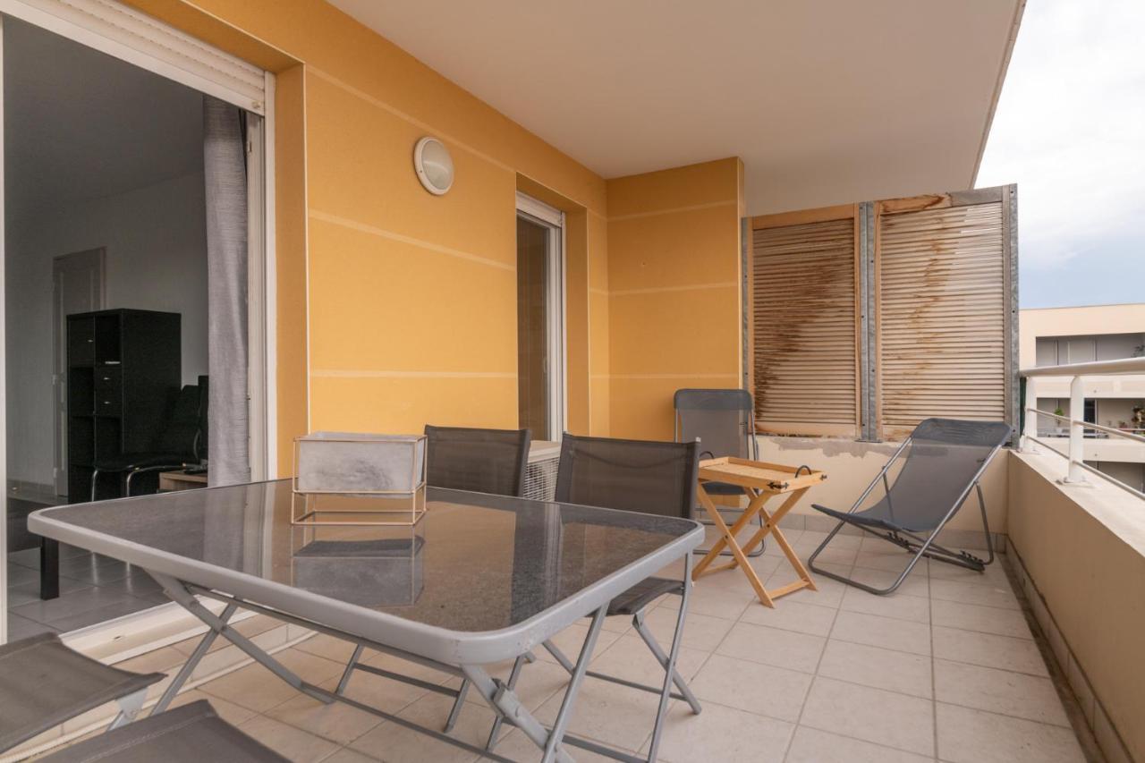Appt De Charme Avec Grand Balcon Proche Avignon Wifi Gratuit Apartman Monteux Kültér fotó