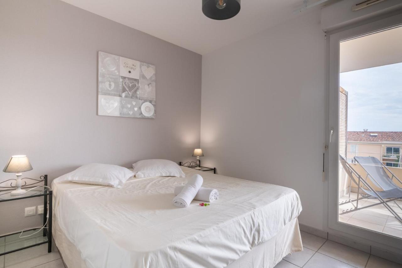 Appt De Charme Avec Grand Balcon Proche Avignon Wifi Gratuit Apartman Monteux Kültér fotó